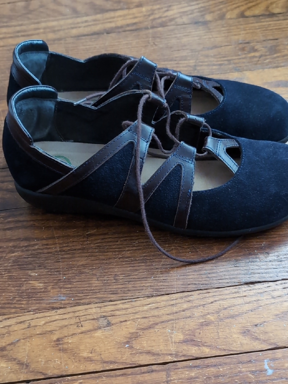 Naot Black Suede Leather Flats - Picture 2 of 8